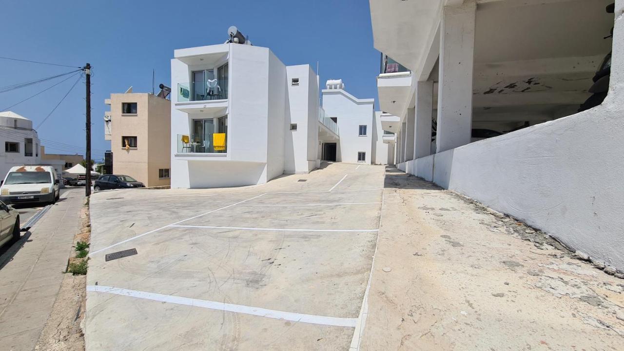 Stay Napa Living Studios Ayia Napa Ngoại thất bức ảnh