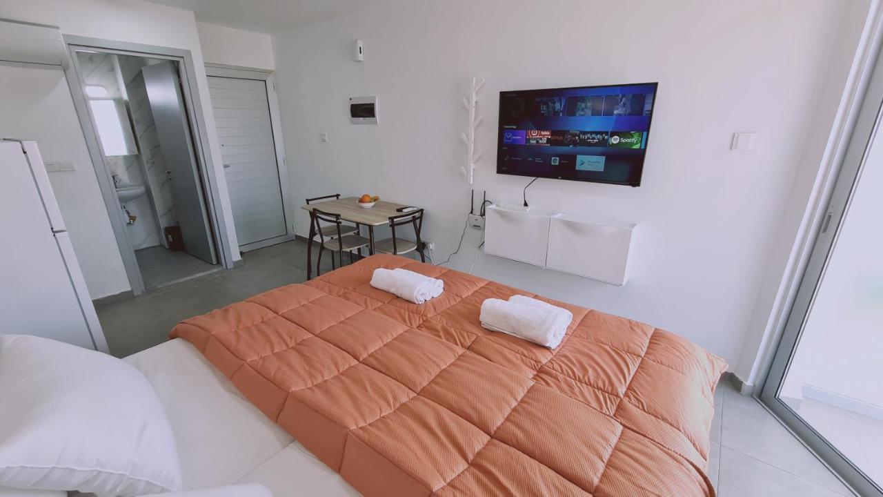 Stay Napa Living Studios Ayia Napa Ngoại thất bức ảnh