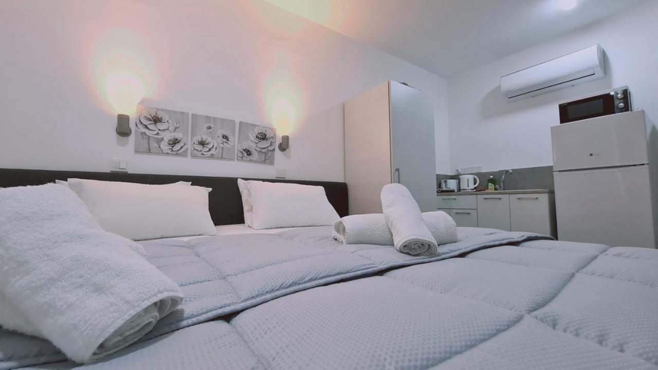 Stay Napa Living Studios Ayia Napa Ngoại thất bức ảnh