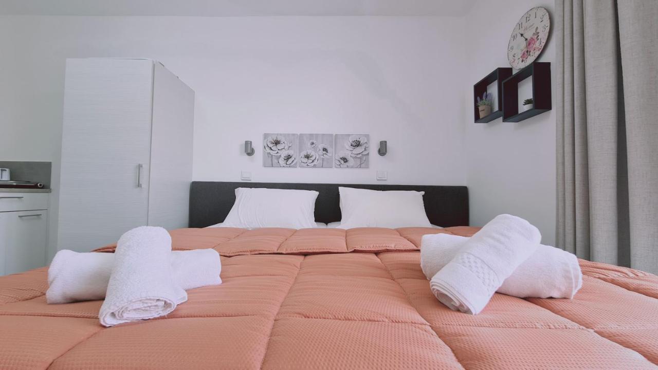 Stay Napa Living Studios Ayia Napa Ngoại thất bức ảnh
